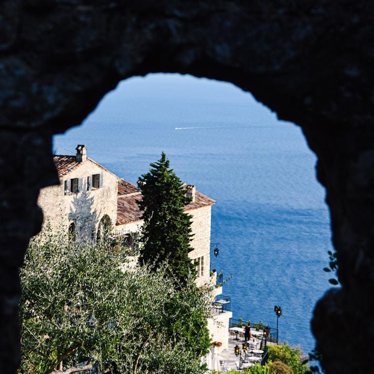 Family terraces and cafés for calm evenings in Porto