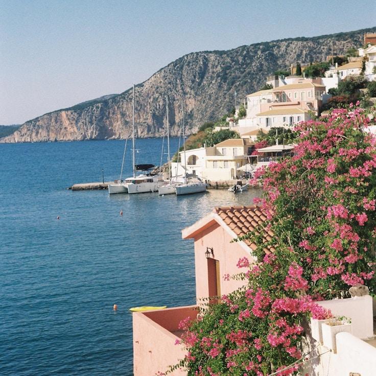 Outdoor terrace seating suitable for families in Porto
